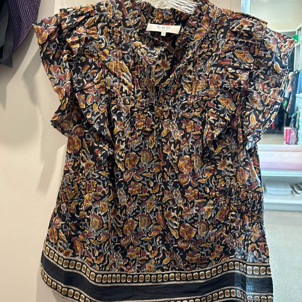 Sea size 8 floral top